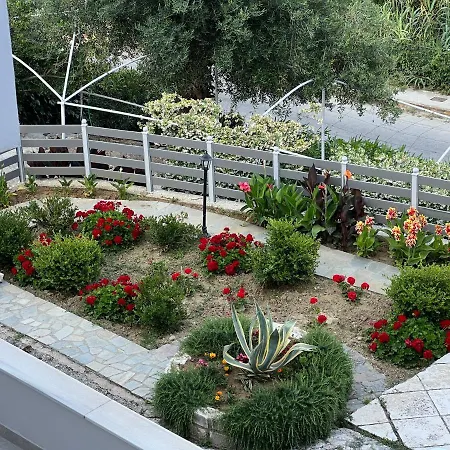 Amaranth Rose Apartment *