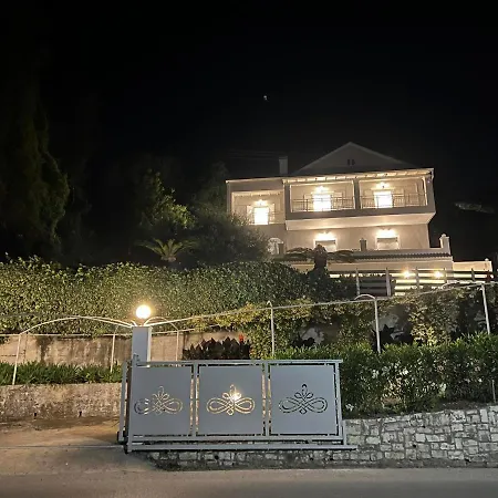 Amaranth Rose Apartment *