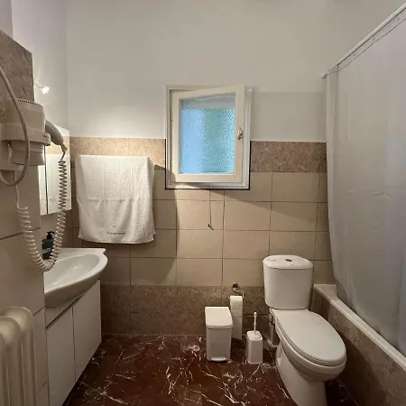 Amaranth Rose Apartment *