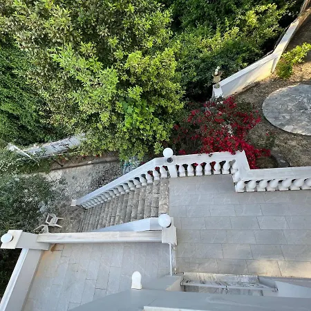 Amaranth Rose Apartment